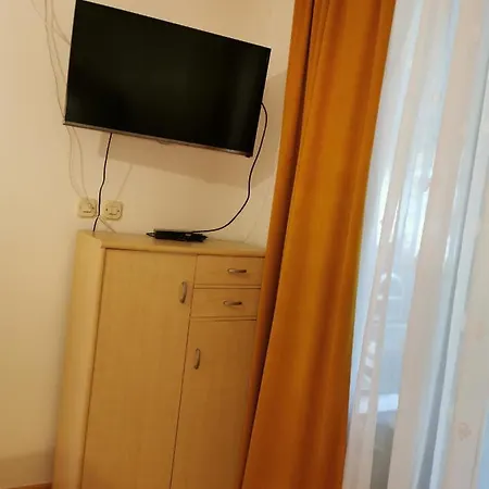 Apartment Emilia *