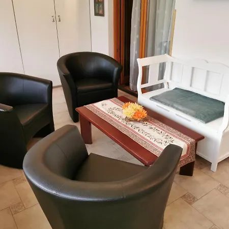 Apartment Emilia *